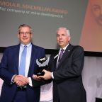 Ron Hochstein, presidente y director ejecutivo de Lundin Gold, recibió el premio Viola R. MacMillan 2022 durante el evento de realizado por la Asociación de Prospectores y Desarrolladores de Canadá (PDAC por sus siglas en inglés).