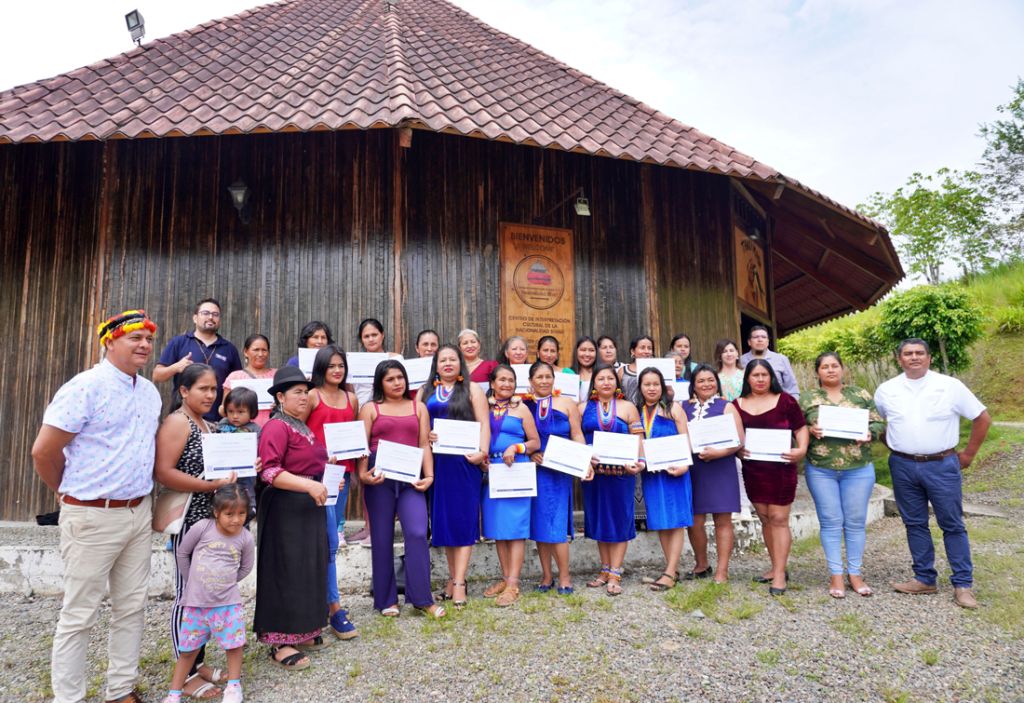 En las instalaciones del Centro de Interpretación Cultural de la Nacionalidad Shuar, se realizó la clausura del proyecto “Mejoramiento de la calidad de vida de las mujeres Shuar a través del emprendimiento asociativo”