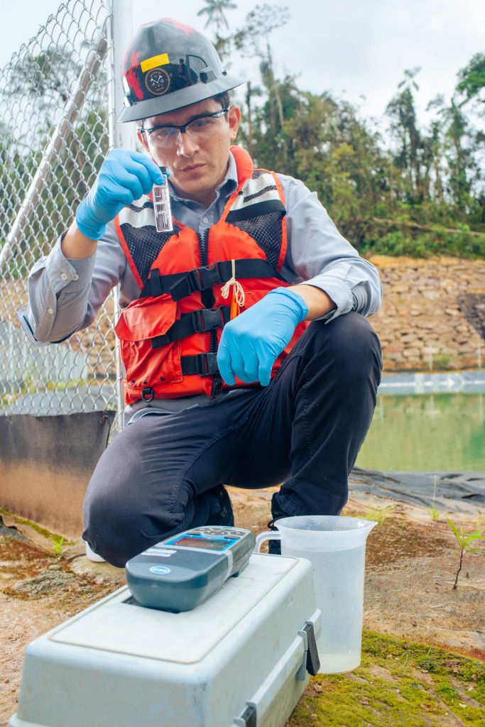 MONITORES COMUNITARIOS EVALÚAN CALIDAD DEL AGUA EN FRUTA DEL NORTE